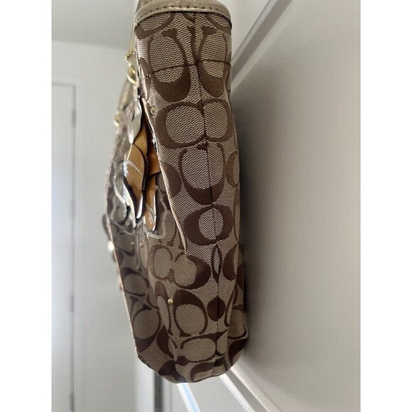 🆕 Vintage Coach Brown and Gold Signature Shoulder Bag with Floral Accents. - Picture 2 of 16